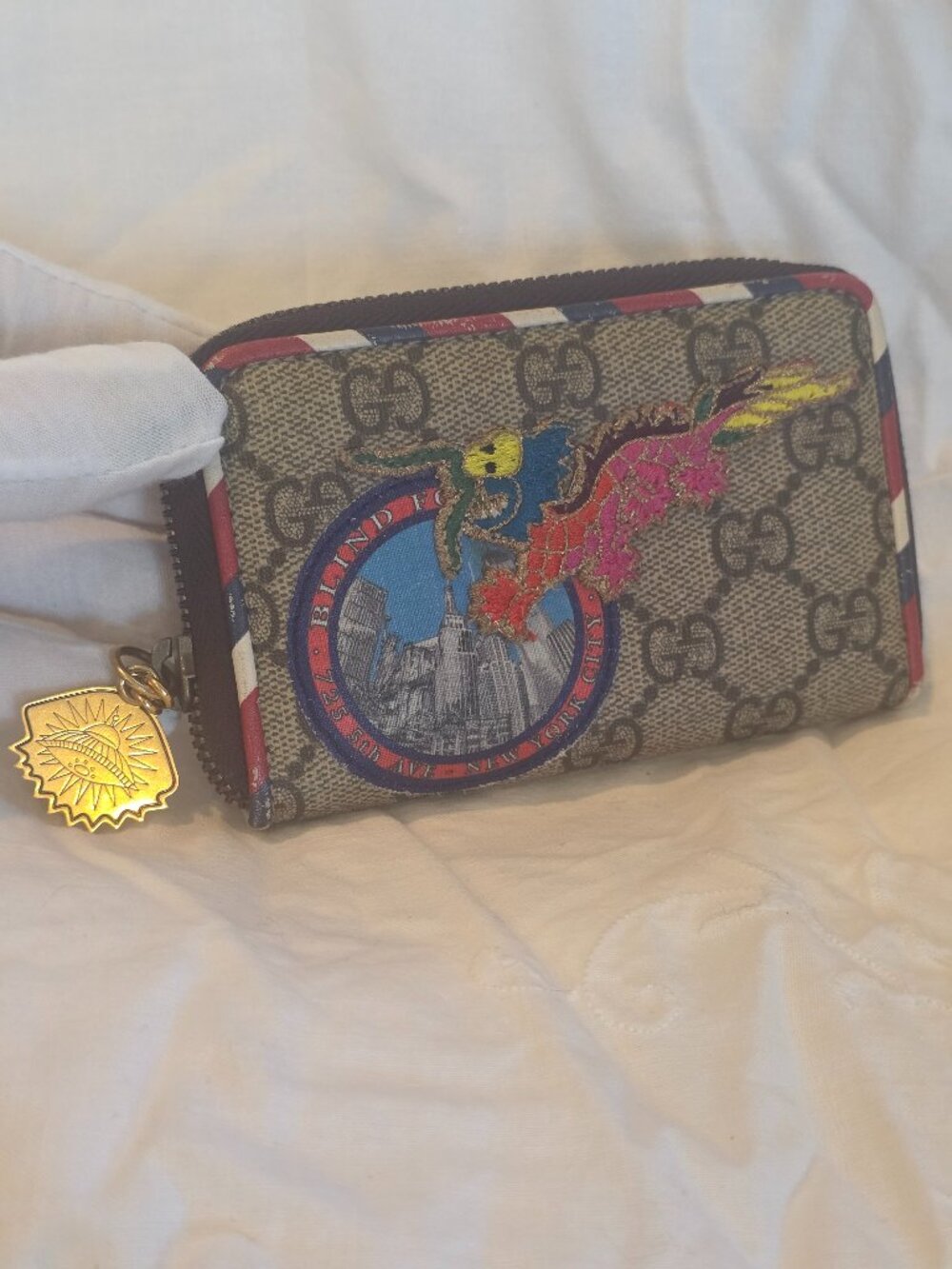 Gucci Courrier GG Supreme "Blind For Love" Wallet with Dragon Embroidery